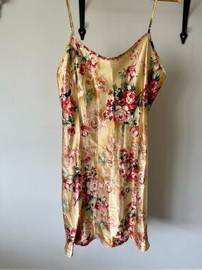 Lange Floral Satin Slip Dress in Gold, Red and Pink